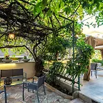 Garden House - Luxury Guest House - Self Check-In Only